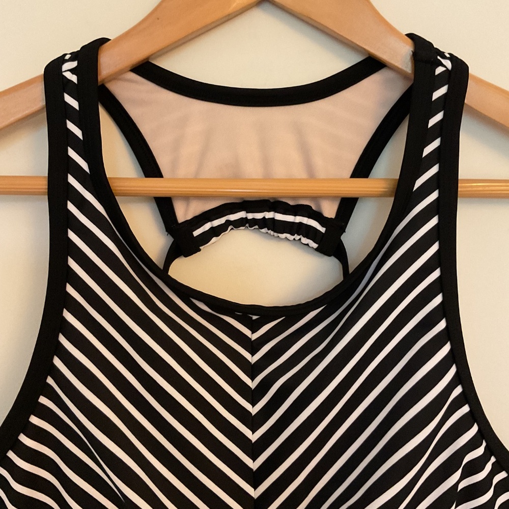 NWT Kona Sol Twist Front Longline Bikini Swim Top Black White Striped Sz D/DD - Picture 2 of 7